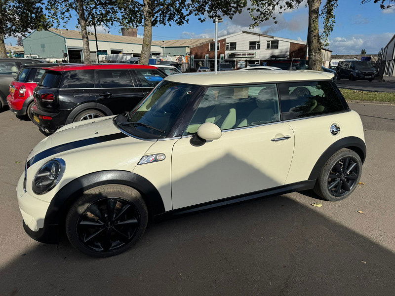 MINI Hatch 2.0L Cooper SD Hatchback 3dr Diesel Manual Euro 5 (141 bhp) 3dr Manual 2025