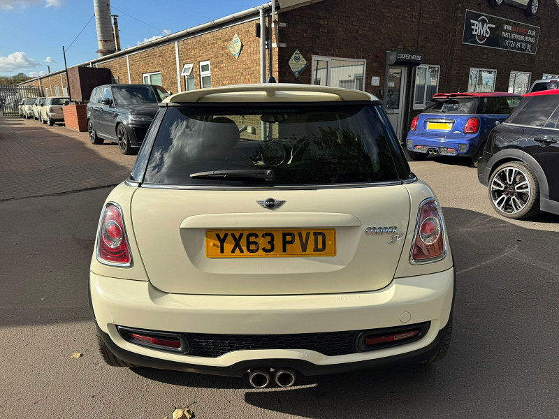 MINI Hatch 2.0L Cooper SD Hatchback 3dr Diesel Manual Euro 5 (141 bhp) 3dr Manual 2025