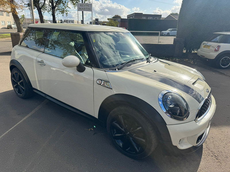 MINI Hatch 2.0L Cooper SD Hatchback 3dr Diesel Manual Euro 5 (141 bhp) 3dr Manual 2025