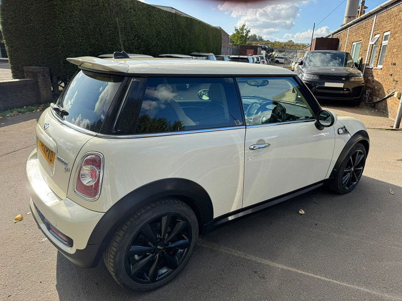 MINI Hatch 2.0L Cooper SD Hatchback 3dr Diesel Manual Euro 5 (141 bhp) 3dr Manual 2025