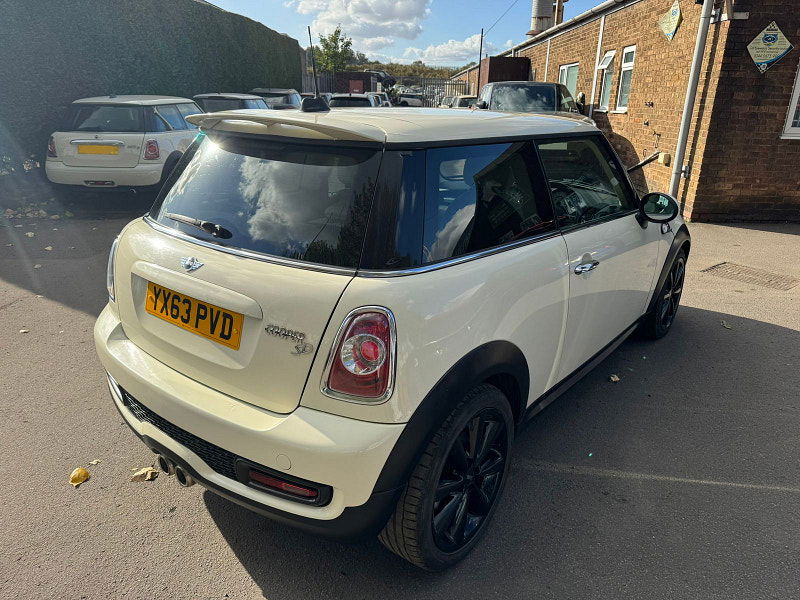 MINI Hatch 2.0L Cooper SD Hatchback 3dr Diesel Manual Euro 5 (141 bhp) 3dr Manual 2025