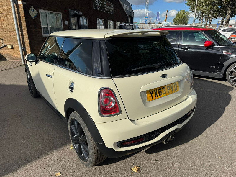 MINI Hatch 2.0L Cooper SD Hatchback 3dr Diesel Manual Euro 5 (141 bhp) 3dr Manual 2025