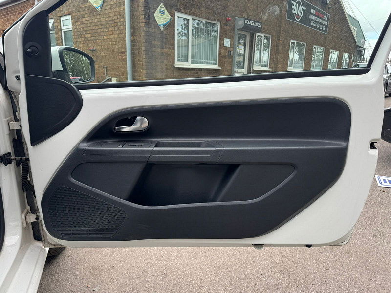 Volkswagen up! 1.0L Move Up Hatchback 3dr Petrol Manual Euro 5 (59 bhp) 3dr Manual 2025