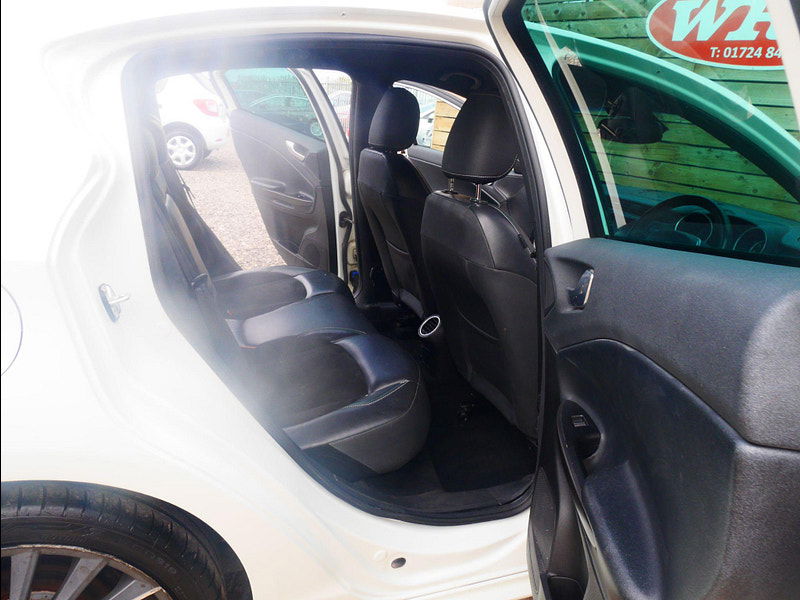 Alfa Romeo Giulietta 2.0 JTDM-2 QV Line Euro 5 (s/s) 5dr 5dr Manual 2025