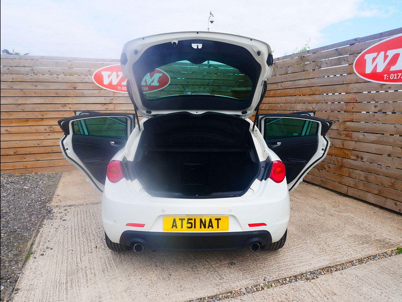 Alfa Romeo Giulietta 2.0 JTDM-2 QV Line Euro 5 (s/s) 5dr 5dr Manual 2025