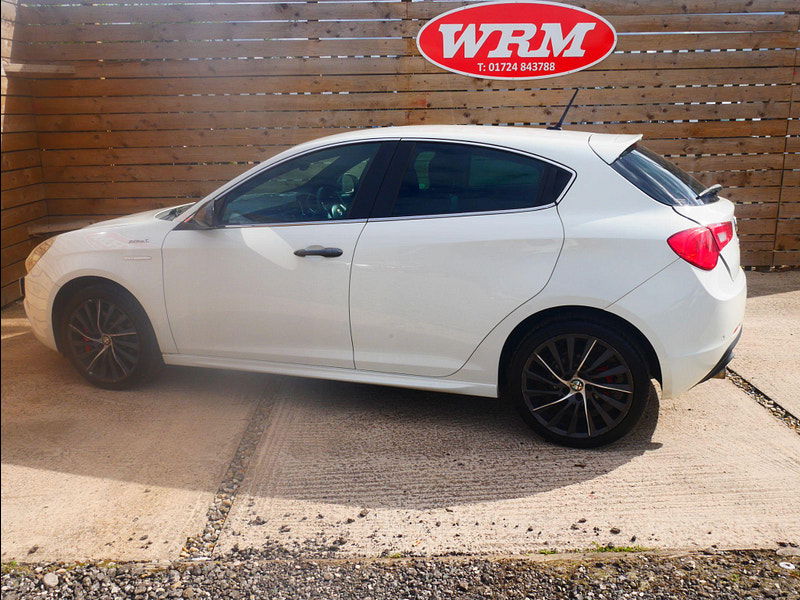 Alfa Romeo Giulietta 2.0 JTDM-2 QV Line Euro 5 (s/s) 5dr 5dr Manual 2025