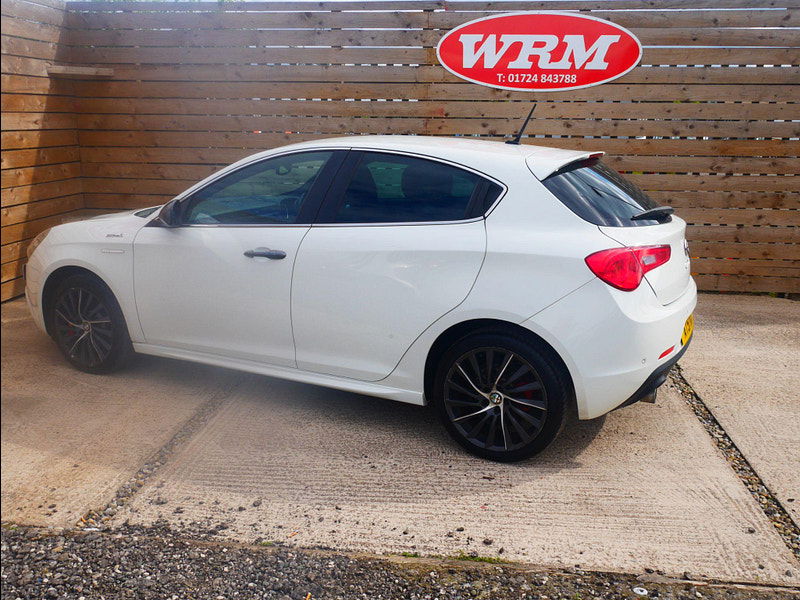 Alfa Romeo Giulietta 2.0 JTDM-2 QV Line Euro 5 (s/s) 5dr 5dr Manual 2025