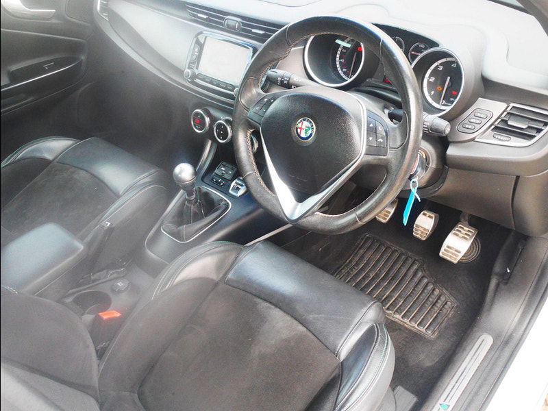 Alfa Romeo Giulietta 2.0 JTDM-2 QV Line Euro 5 (s/s) 5dr 5dr Manual 2025