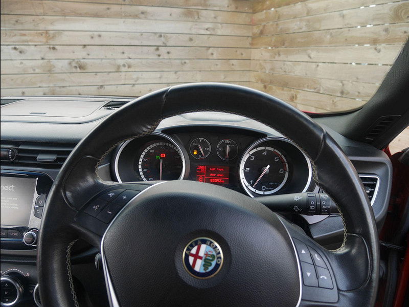 Alfa Romeo Giulietta 2.0 JTDM-2 QV Line Hatchback 5dr Diesel Manual Euro 5 (s/s) (150 bhp) 5dr Manual 2026