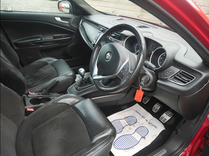 Alfa Romeo Giulietta 2.0 JTDM-2 QV Line Hatchback 5dr Diesel Manual Euro 5 (s/s) (150 bhp) 5dr Manual 2026