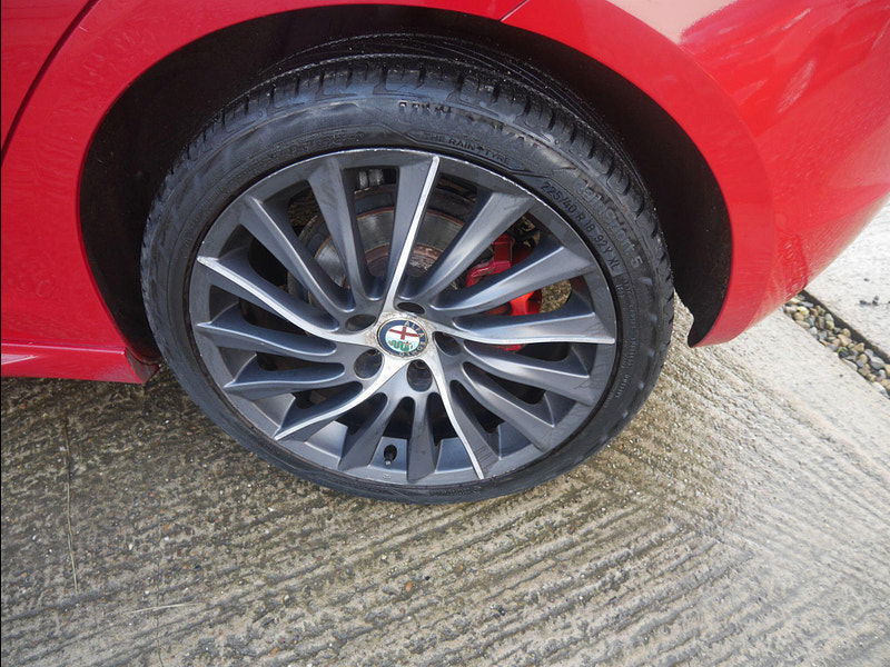 Alfa Romeo Giulietta 2.0 JTDM-2 QV Line Hatchback 5dr Diesel Manual Euro 5 (s/s) (150 bhp) 5dr Manual 2026