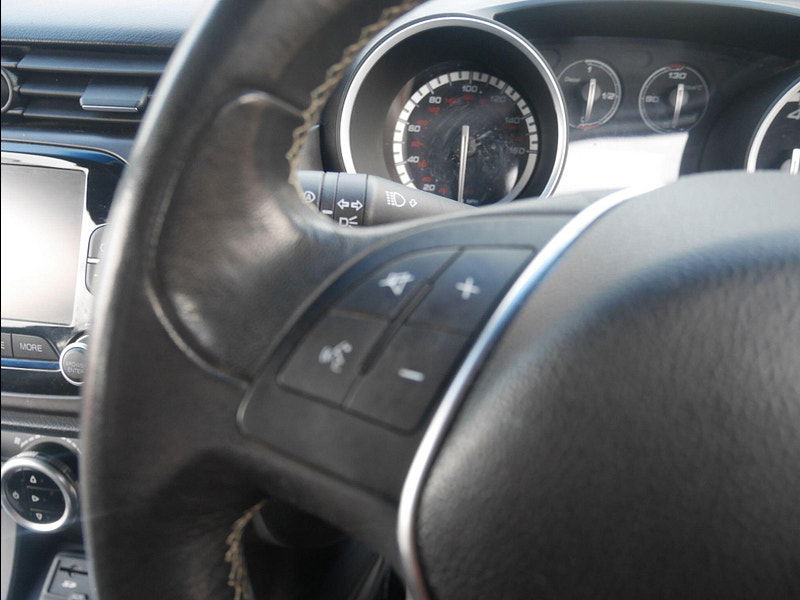 Alfa Romeo Giulietta 2.0 JTDM-2 QV Line Hatchback 5dr Diesel Manual Euro 5 (s/s) (150 bhp) 5dr Manual 2026