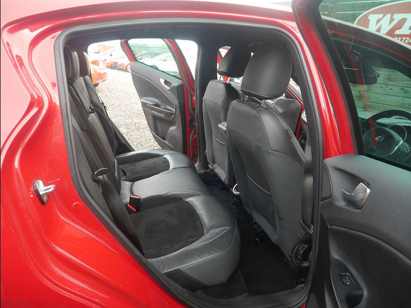 Alfa Romeo Giulietta 2.0 JTDM-2 QV Line Hatchback 5dr Diesel Manual Euro 5 (s/s) (150 bhp) 5dr Manual 2026