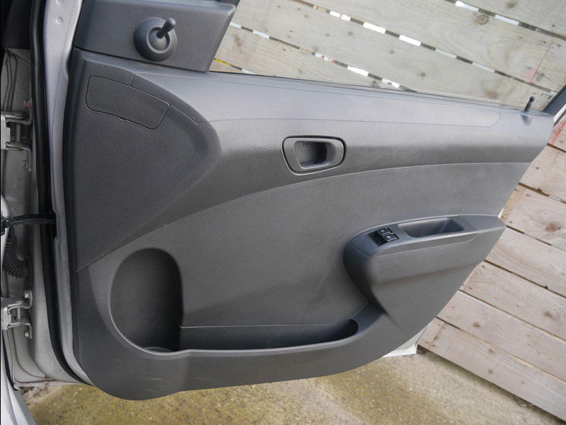 Chevrolet Spark 1.0i + Hatchback 5dr Petrol Manual Euro 5 (No a/c) (68 ps) 5dr Manual 2025