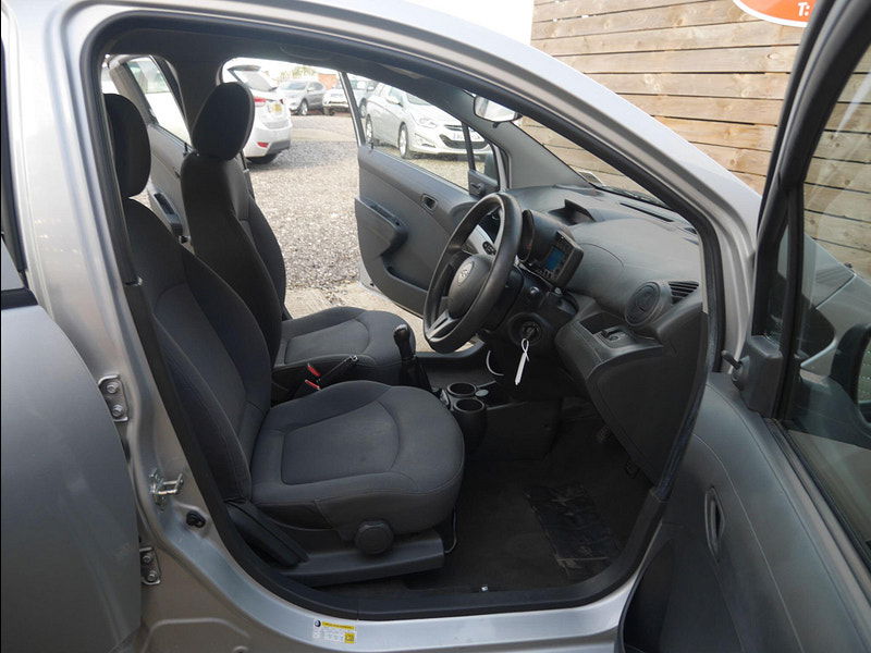 Chevrolet Spark 1.0i + Hatchback 5dr Petrol Manual Euro 5 (No a/c) (68 ps) 5dr Manual 2025