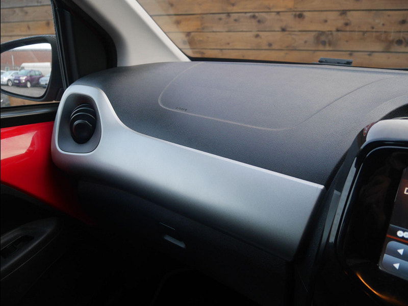 Citroen C1 1.0 VTi Flair Hatchback 5dr Petrol Manual Euro 5 (68 ps) 5dr Manual 2026