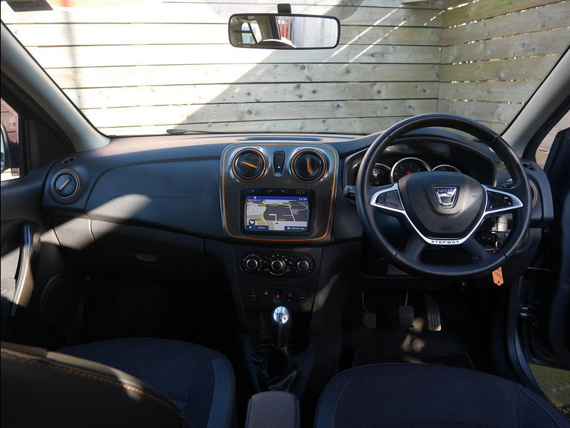 Dacia Logan MCV Stepway 1.5 dCi SE Summit Estate 5dr Diesel Manual Euro 6 (s/s) (90 ps) 5dr Manual 2026