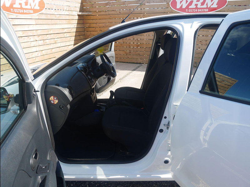 Dacia Sandero 1.0 SCe Ambiance Euro 6 5dr 5dr Manual 2025