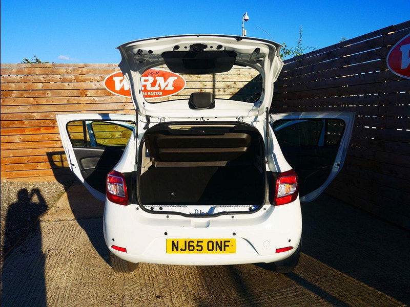 Dacia Sandero 1.2 Ambiance Hatchback 5dr Petrol Manual Euro 6 (75 ps) 5dr Manual 2025