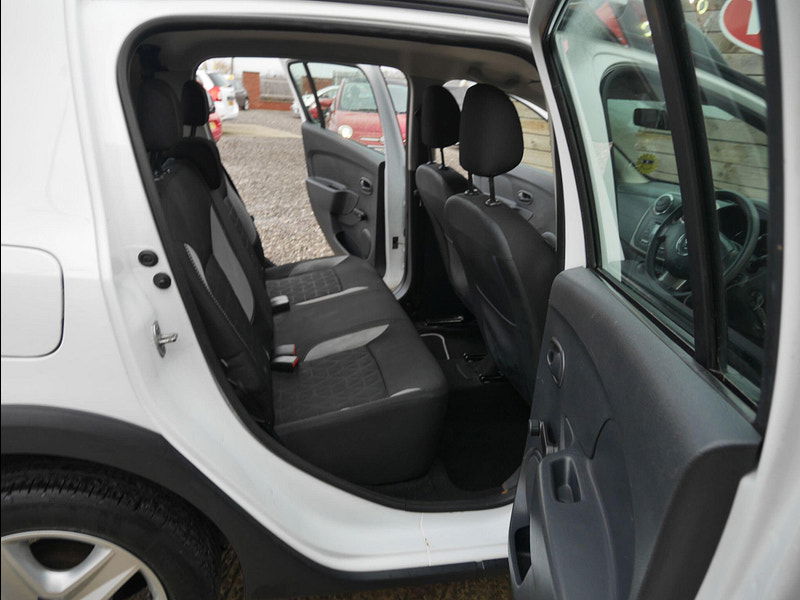 Dacia Sandero Stepway 0.9 TCe Ambiance Hatchback 5dr Petrol Manual Euro 5 (90 ps) 5dr Manual 2025