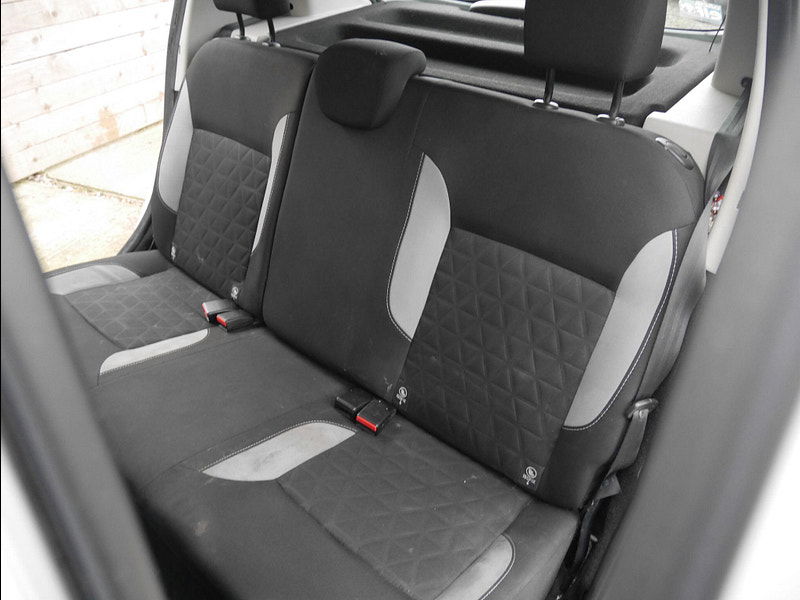 Dacia Sandero Stepway 0.9 TCe Ambiance Hatchback 5dr Petrol Manual Euro 5 (90 ps) 5dr Manual 2025