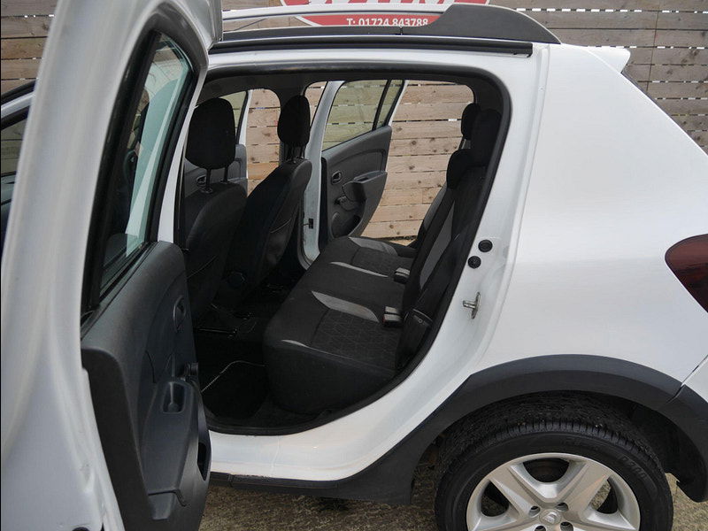 Dacia Sandero Stepway 0.9 TCe Ambiance Hatchback 5dr Petrol Manual Euro 5 (90 ps) 5dr Manual 2025