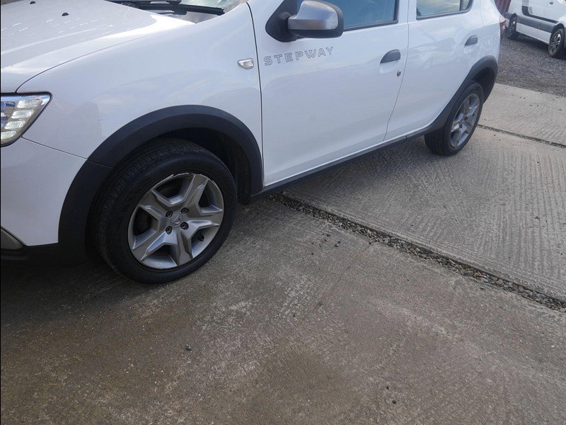 Dacia Sandero Stepway 0.9 TCe Laureate Hatchback 5dr Petrol Manual Euro 6 (s/s) (90 ps) 5dr Manual 2026