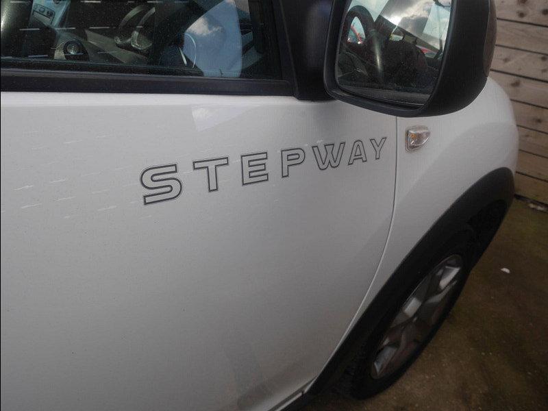 Dacia Sandero Stepway 0.9 TCe Laureate Hatchback 5dr Petrol Manual Euro 6 (s/s) (90 ps) 5dr Manual 2026