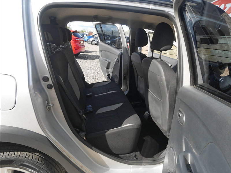 Dacia Sandero Stepway 1.5 dCi Laureate Hatchback 5dr Diesel Manual Euro 6 (s/s) (90 ps) 5dr Manual 2026