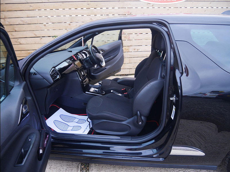 DS Automobiles DS 3 1.2 PureTech Connected Chic Euro 6 3dr 3dr Manual 2025