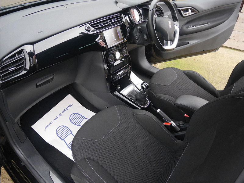 DS Automobiles DS 3 1.2 PureTech Connected Chic Hatchback 3dr Petrol Manual Euro 6 (s/s) (110 ps) 3dr Manual 2025