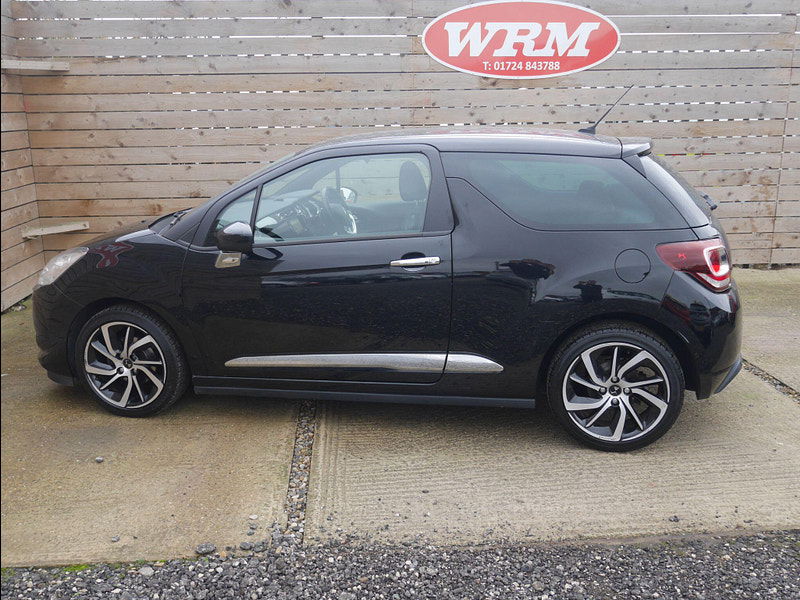 DS Automobiles DS 3 1.2 PureTech Connected Chic Hatchback 3dr Petrol Manual Euro 6 (s/s) (110 ps) 3dr Manual 2025