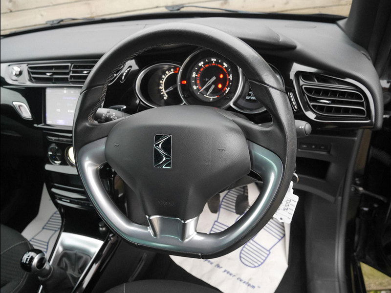 DS Automobiles DS 3 1.2 PureTech Connected Chic Hatchback 3dr Petrol Manual Euro 6 (s/s) (110 ps) 3dr Manual 2025