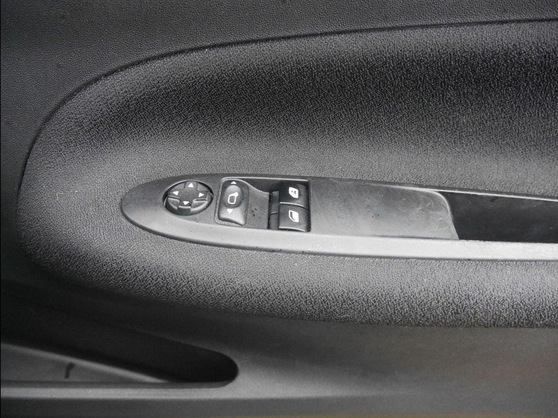 DS Automobiles DS 3 1.2 PureTech Connected Chic Hatchback 3dr Petrol Manual Euro 6 (s/s) (110 ps) 3dr Manual 2025