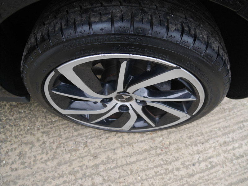 DS Automobiles DS 3 1.2 PureTech Connected Chic Hatchback 3dr Petrol Manual Euro 6 (s/s) (110 ps) 3dr Manual 2025