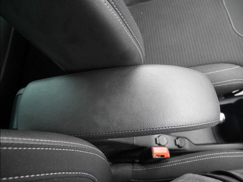 DS Automobiles DS 3 1.2 PureTech Connected Chic Hatchback 3dr Petrol Manual Euro 6 (s/s) (110 ps) 3dr Manual 2025