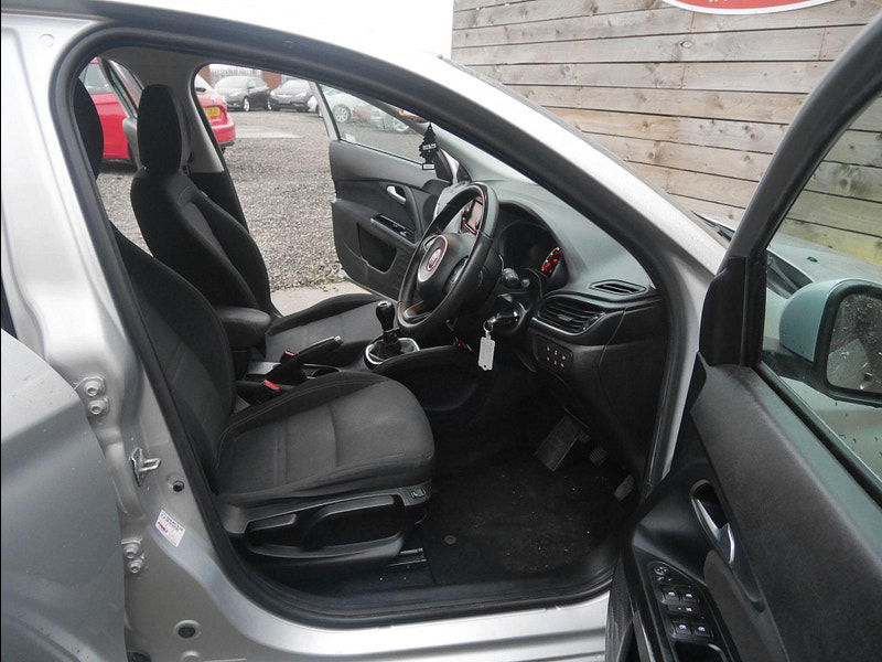 Fiat Tipo 1.3 MultiJetII Lounge Hatchback 5dr Diesel Manual Euro 6 (s/s) (95 ps) 5dr Manual 2026