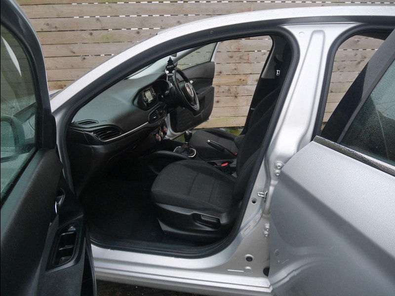 Fiat Tipo 1.3 MultiJetII Lounge Hatchback 5dr Diesel Manual Euro 6 (s/s) (95 ps) 5dr Manual 2026