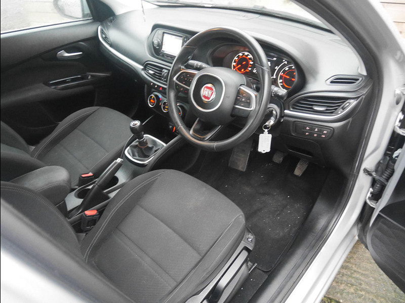 Fiat Tipo 1.3 MultiJetII Lounge Hatchback 5dr Diesel Manual Euro 6 (s/s) (95 ps) 5dr Manual 2026