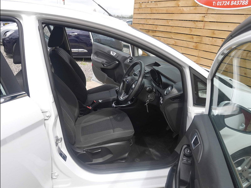 Ford Fiesta 1.0T EcoBoost Zetec Euro 5 (s/s) 5dr 5dr Manual 2026
