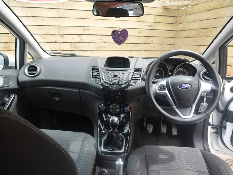 Ford Fiesta 1.0T EcoBoost Zetec Euro 5 (s/s) 5dr 5dr Manual 2026