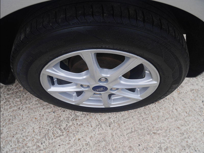 Ford Fiesta 1.0T EcoBoost Zetec Euro 6 (s/s) 5dr 5dr Manual 2025