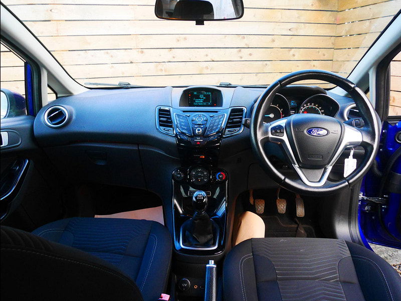 Ford Fiesta 1.0T EcoBoost Zetec Euro 6 (s/s) 5dr 5dr Manual 2025