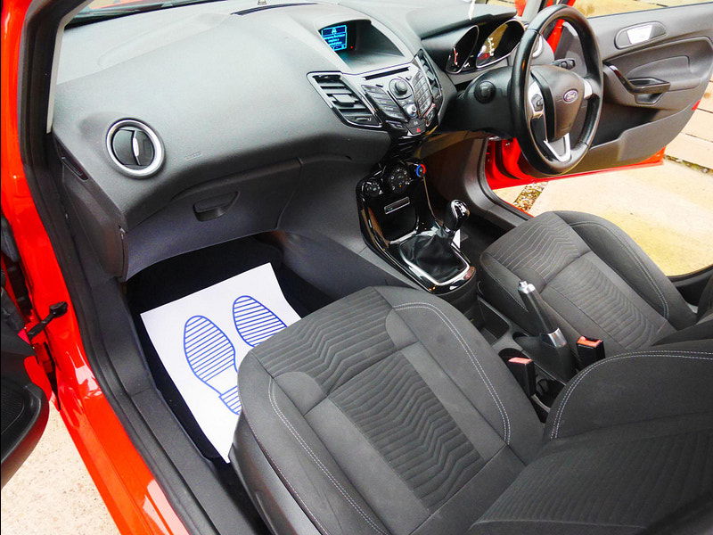 Ford Fiesta 1.0T EcoBoost Zetec Hatchback 5dr Petrol Manual Euro 5 (s/s) (100 ps) 5dr Manual 2025