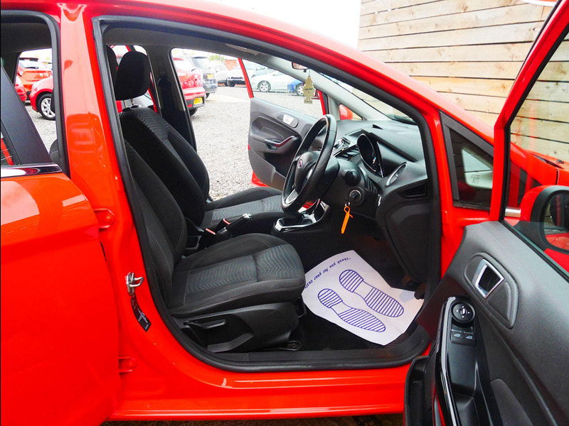 Ford Fiesta 1.0T EcoBoost Zetec Hatchback 5dr Petrol Manual Euro 5 (s/s) (100 ps) 5dr Manual 2025