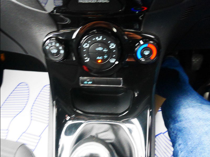 Ford Fiesta 1.0T EcoBoost Zetec Hatchback 5dr Petrol Manual Euro 5 (s/s) (100 ps) 5dr Manual 2025