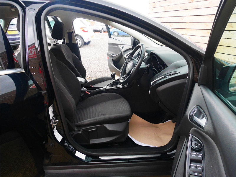 Ford Focus 1.0T EcoBoost Titanium Hatchback 5dr Petrol Manual Euro 6 (s/s) (125 ps) 5dr Manual 2025