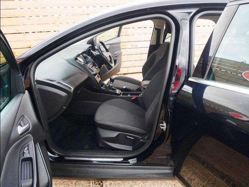 Ford Focus 1.0T EcoBoost Titanium Hatchback 5dr Petrol Manual Euro 6 (s/s) (125 ps) 5dr Manual 2025