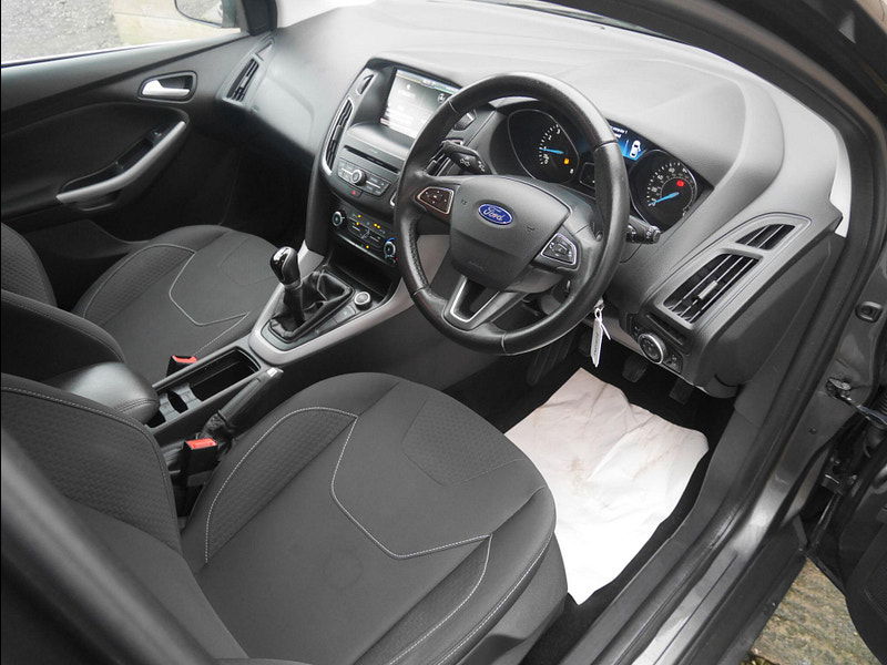 Ford Focus 1.0T EcoBoost Zetec Hatchback 5dr Petrol Manual Euro 6 (s/s) (100 ps) 5dr Manual 2026