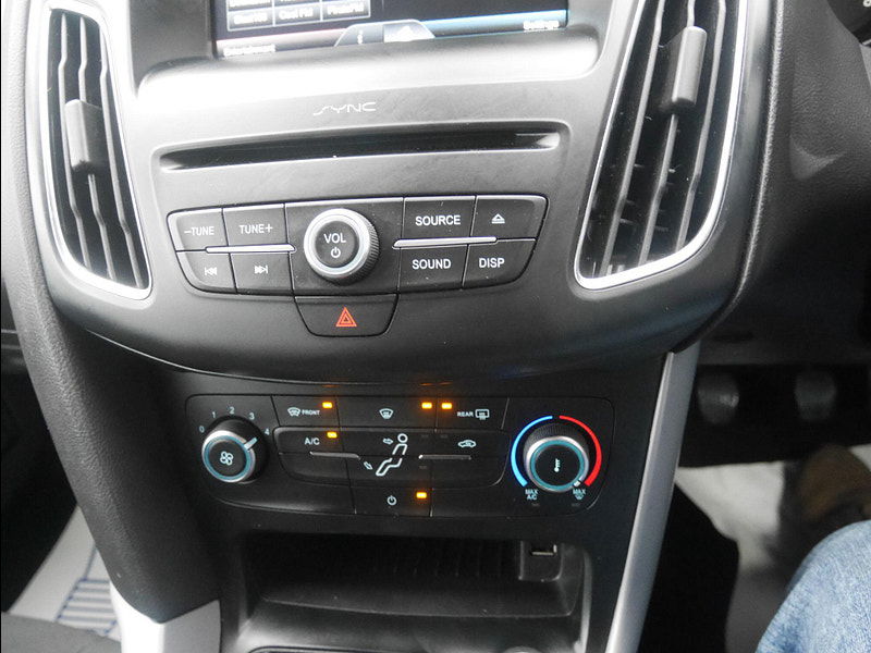 Ford Focus 1.0T EcoBoost Zetec Hatchback 5dr Petrol Manual Euro 6 (s/s) (100 ps) 5dr Manual 2026